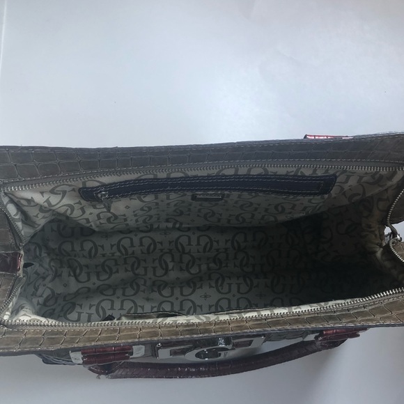 Guess Handbag - Picture 5 of 13
